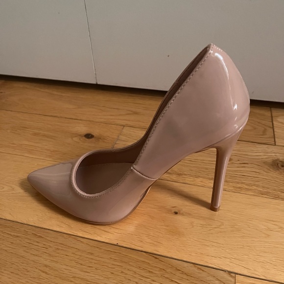 Nude heels - Picture 2 of 3